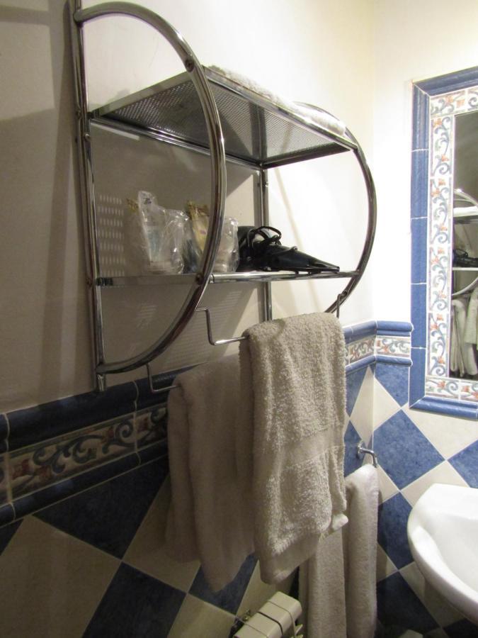 Hostal Paquita Allepuz Exterior photo